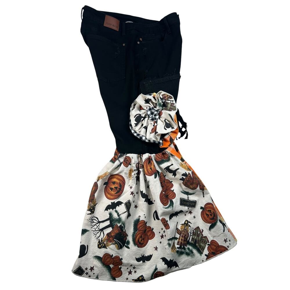 One-of-a-kind Judy Blue Halloween upcycled bell bottom jeans in women’s size 14 - Picture 7 of 12